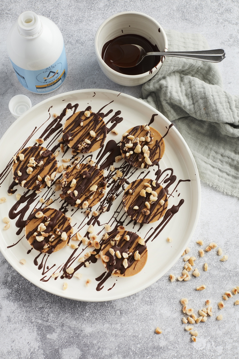 Keto Snoep: ‘Ferrero Rocher’ Chocoladerepen met Hazelnootpasta. Keto Fat Bombs met MCT-olie om je Vetverbranding te Boosten. (Low Carb, Lactosevrij, Glutenvrij, Suikervrij)